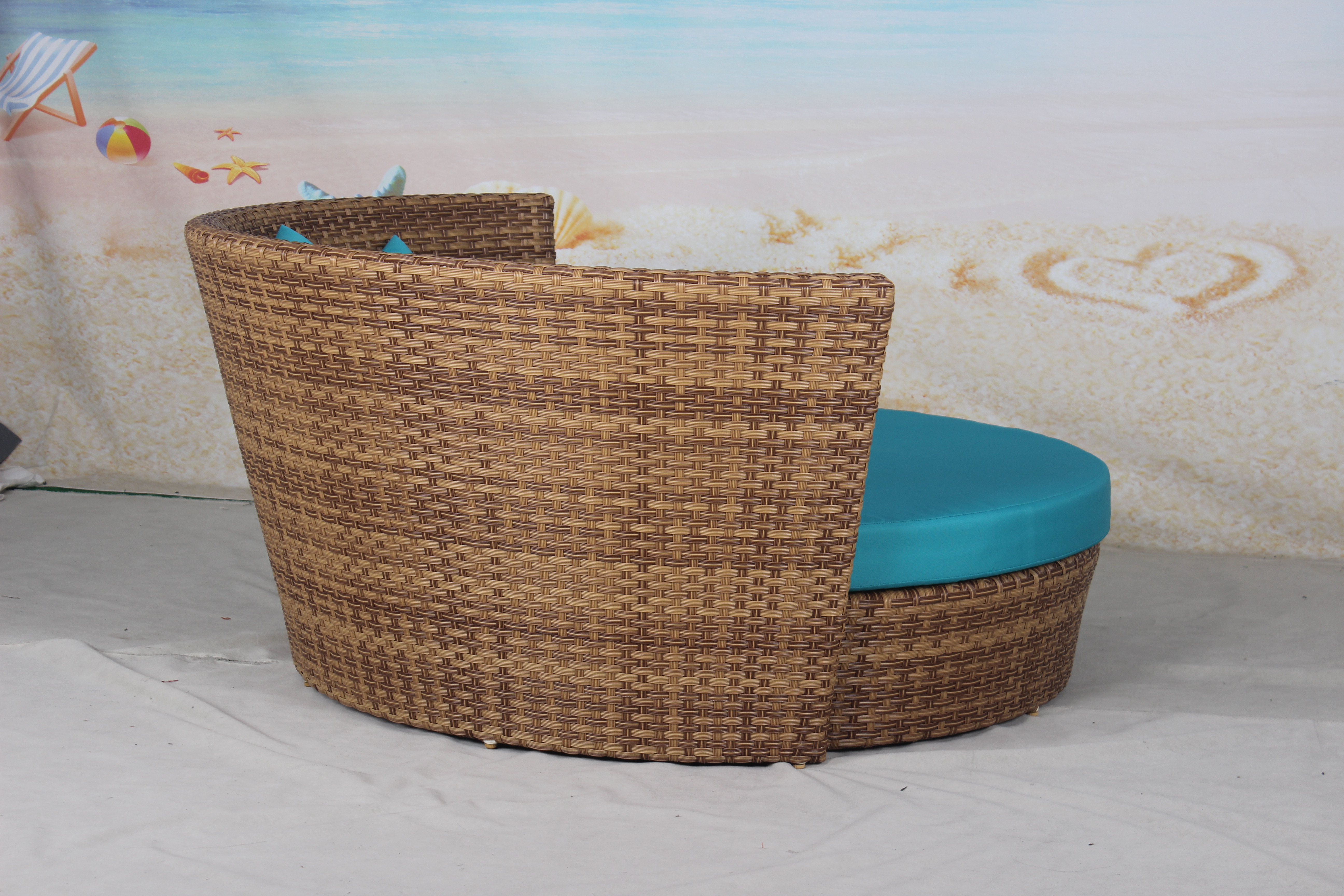 Garden outdoor round rattan lounge daybed