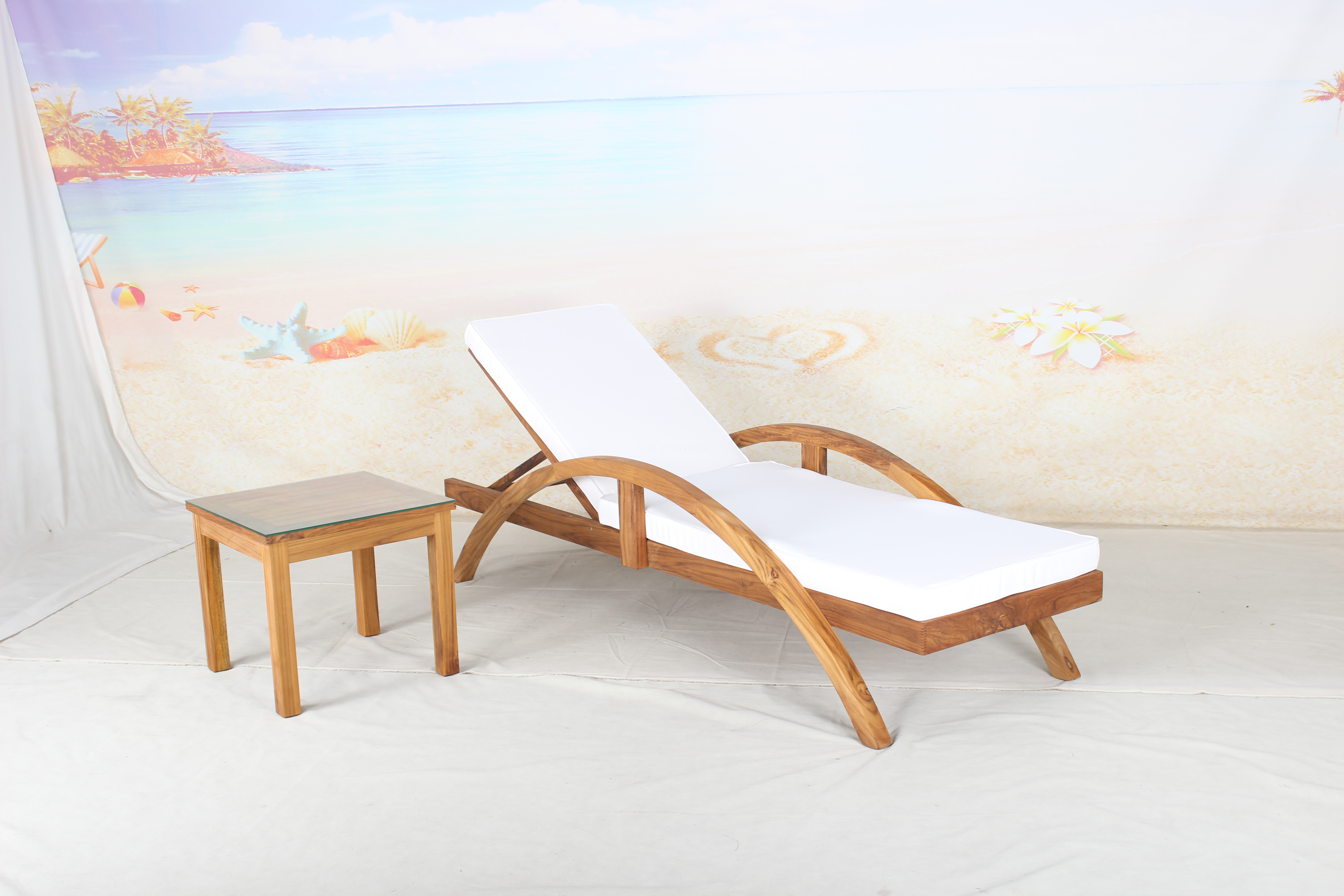Outdoor teakwood sun lounger chair 
